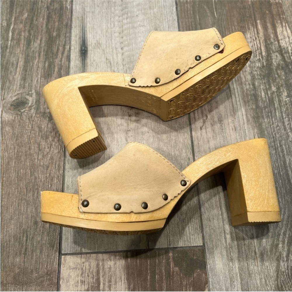 Vintage 1980s Candies Nude Tan Leather DEMI Sexy High Heels Sandals Slides 7 /38